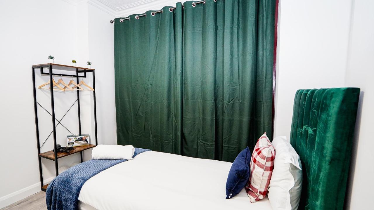 Tranquil Haven Cozy 2-bed Apt With Private Garde London