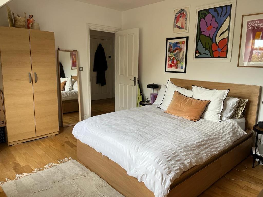 2 Bedroom Floor Flat, West Dulwich Free Street Parking * London