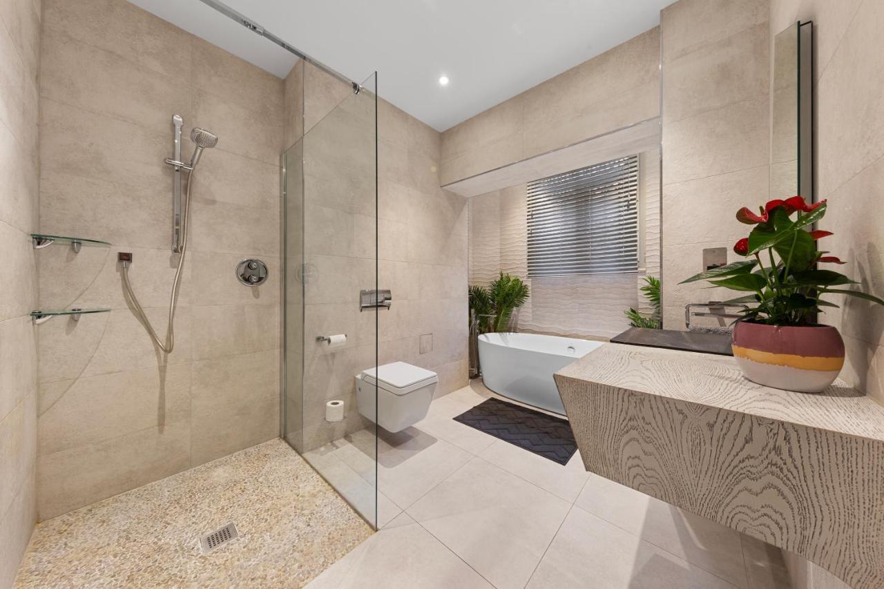 Harrods 2 Bed Lux Flat W/patio London