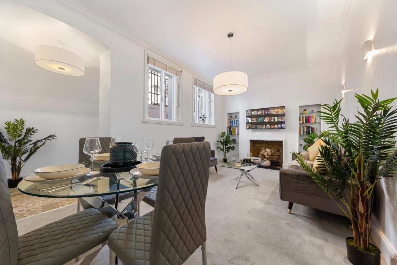 Apartment Harrods 2 Bed Lux Flat W/patio London