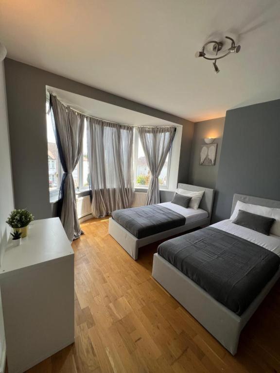 Stunning House 15 Min From Wembley Arena Guest house *