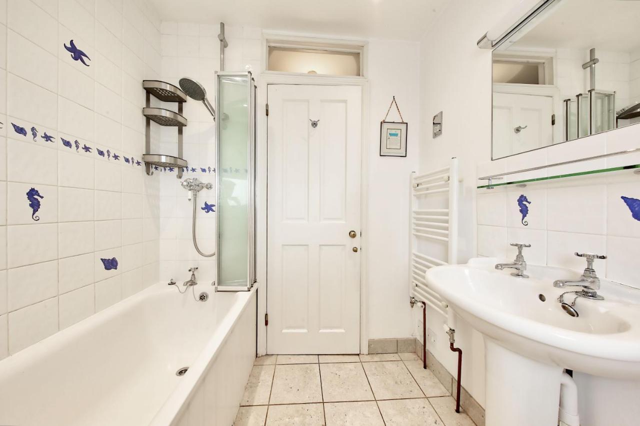 Family 4-bed House & Secluded Garden - Wimbledon