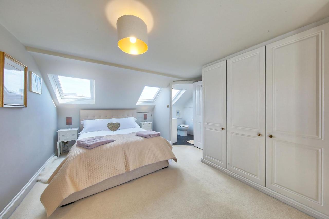 Family 4-bed House & Secluded Garden - Wimbledon * London