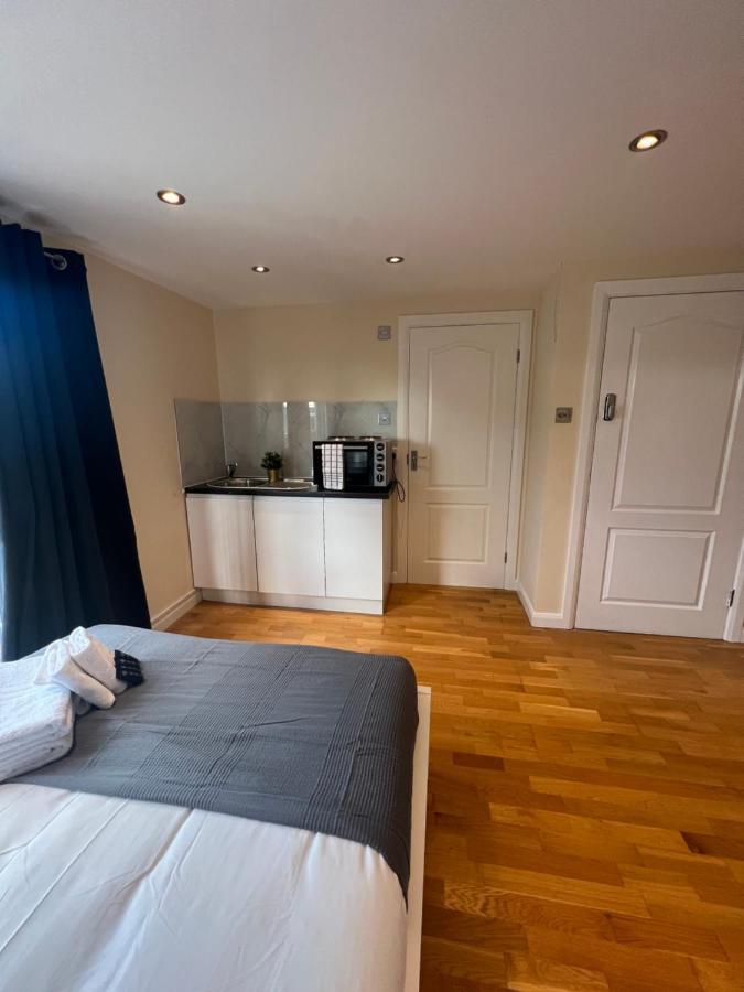 Pensión Stunning House 15 Min From Wembley Arena *