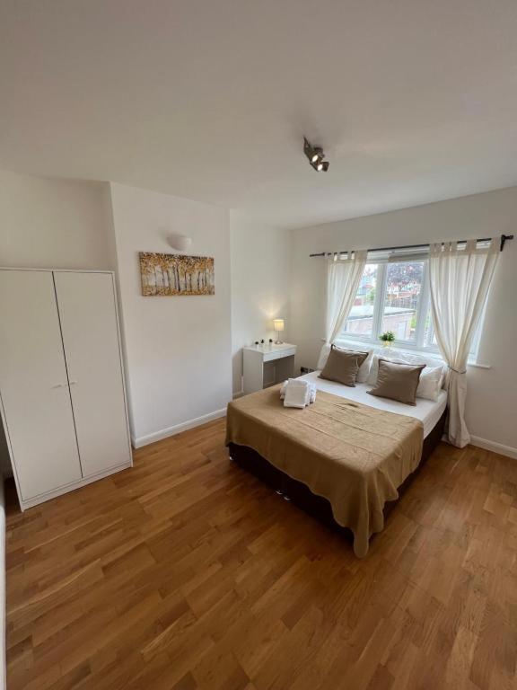 Stunning House 15 Min From Wembley Arena Pensión