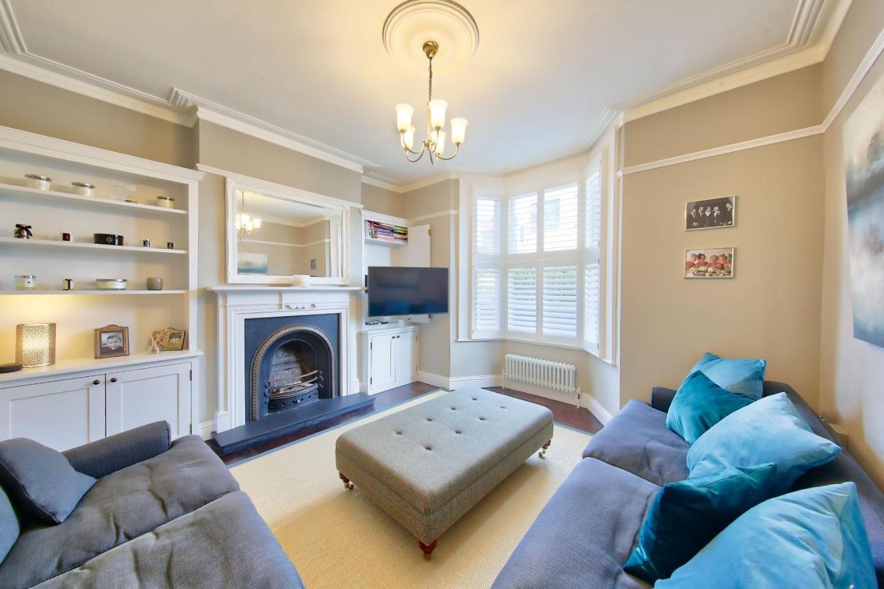 Family 4-bed House & Secluded Garden - Wimbledon *