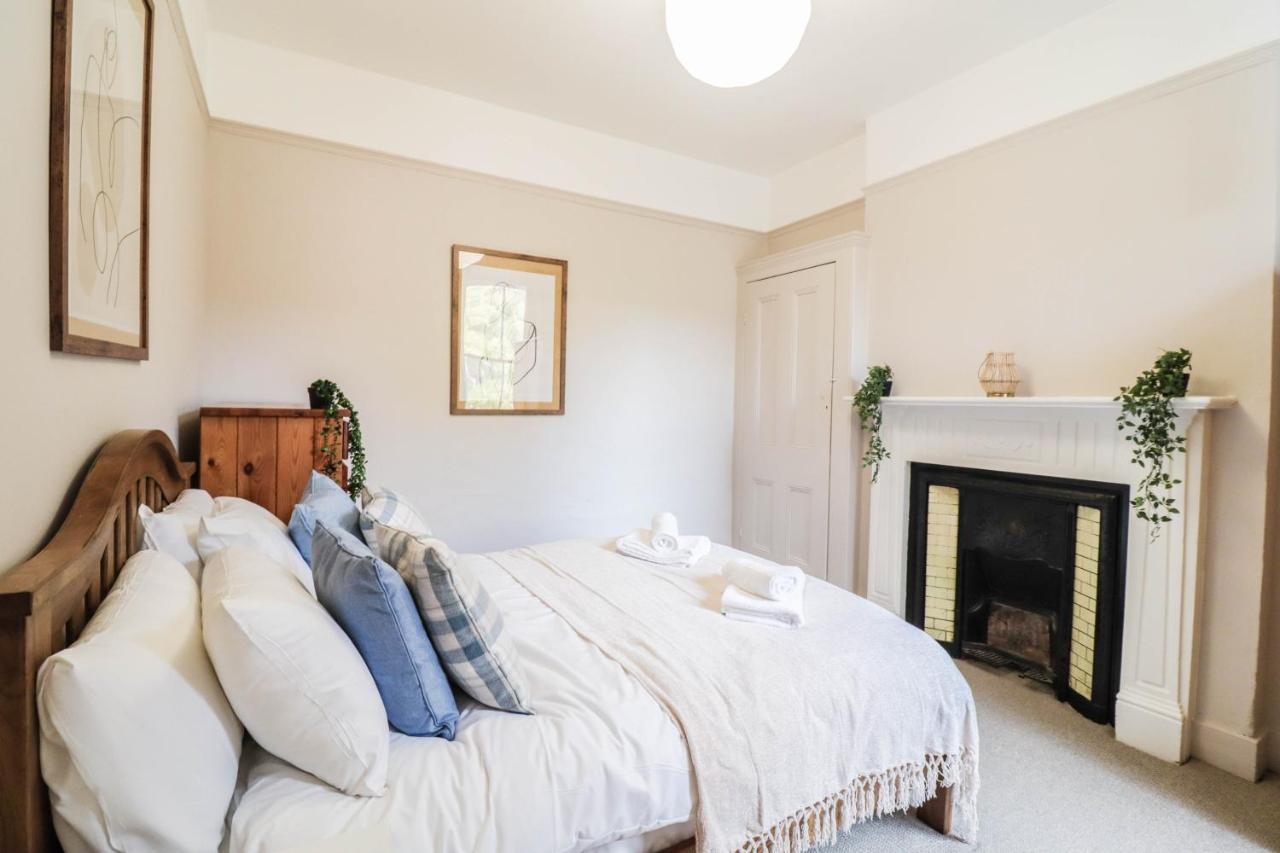 Stunning 5 Bed House In Clapham - Free Wifi! Casa de Férias *