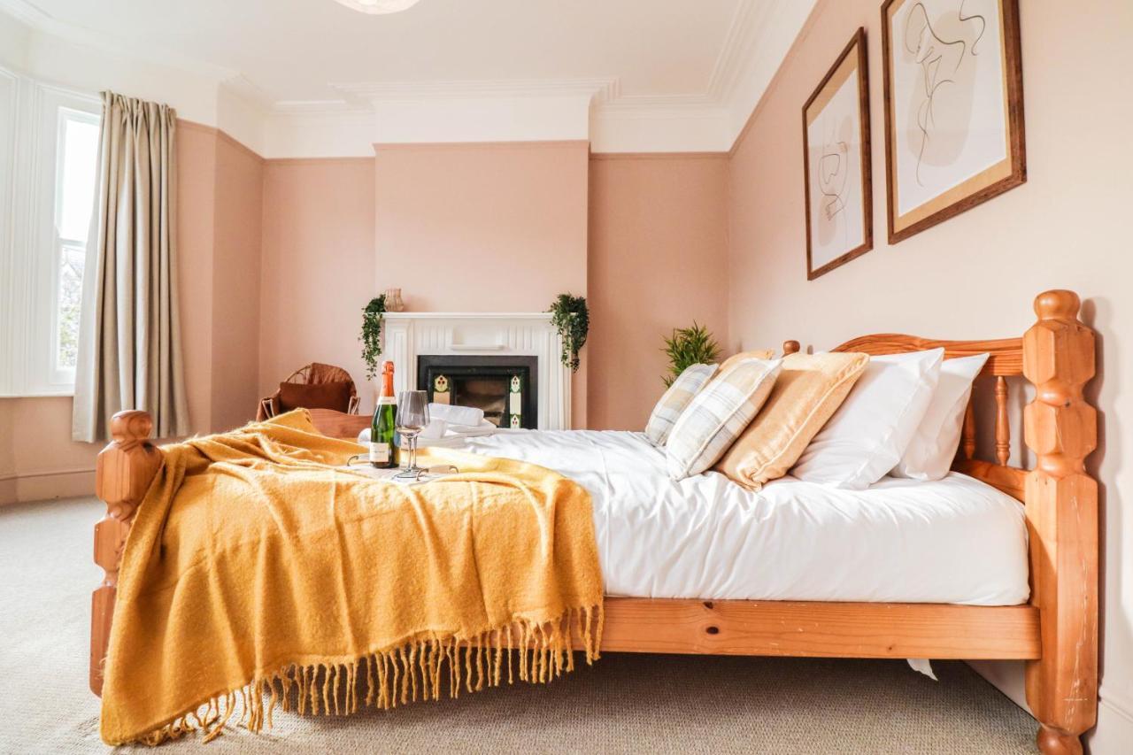 Stunning 5 Bed House In Clapham - Free Wifi! Casa de Férias Londres