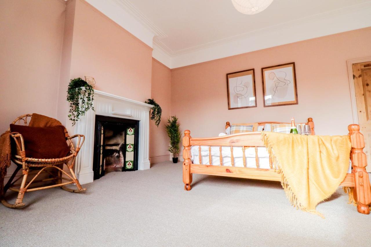 Stunning 5 Bed House In Clapham - Free Wifi! *
