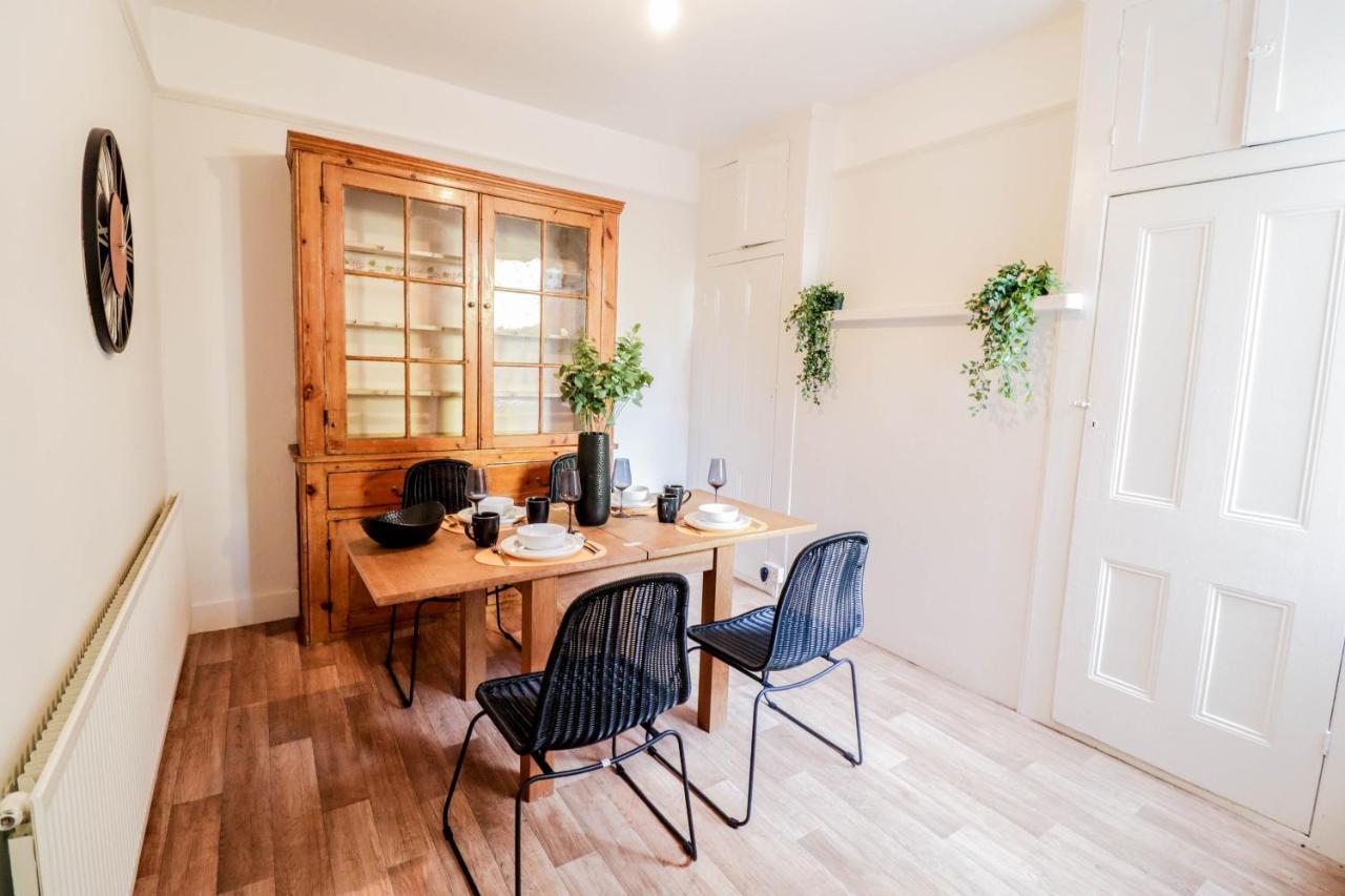 Stunning 5 Bed House In Clapham - Free Wifi! Casa de Férias *