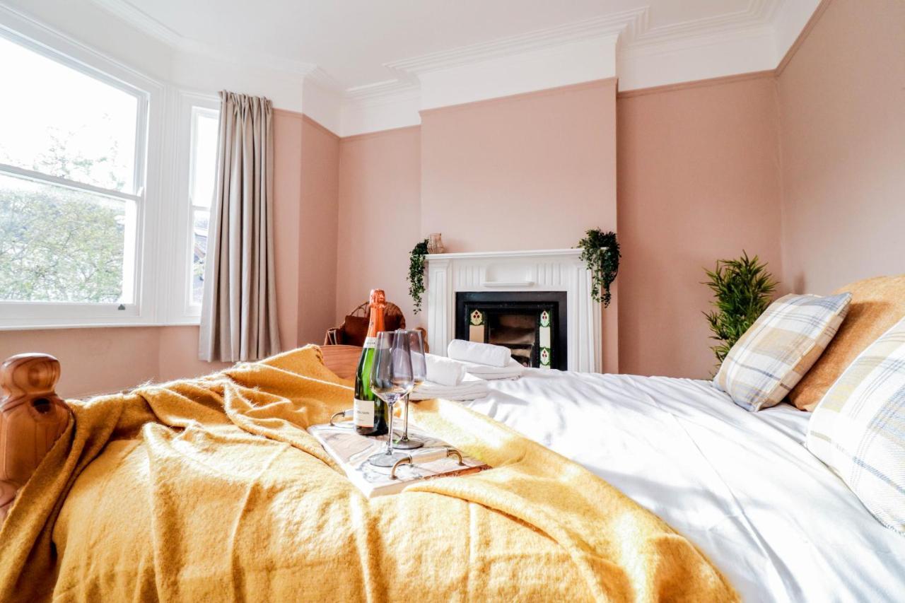 Casa de Férias Stunning 5 Bed House In Clapham - Free Wifi!