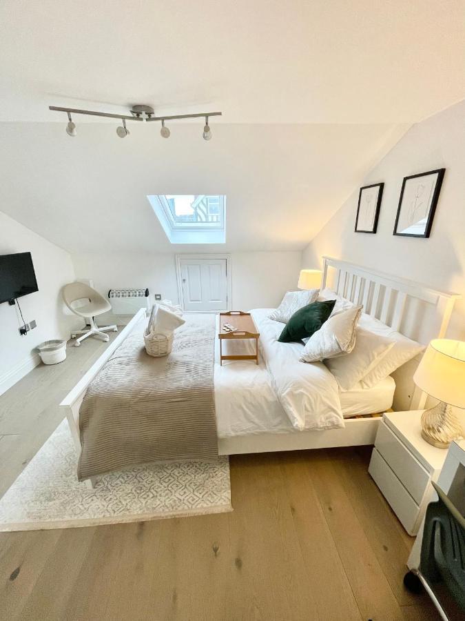 Pensión Luxury En-suite Double Bedroom Stratford E15 Londres