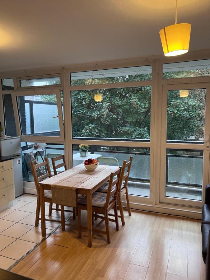 Exford Court 2 * London