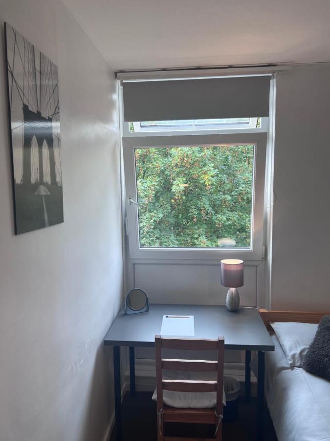 Exford Court 2 * London