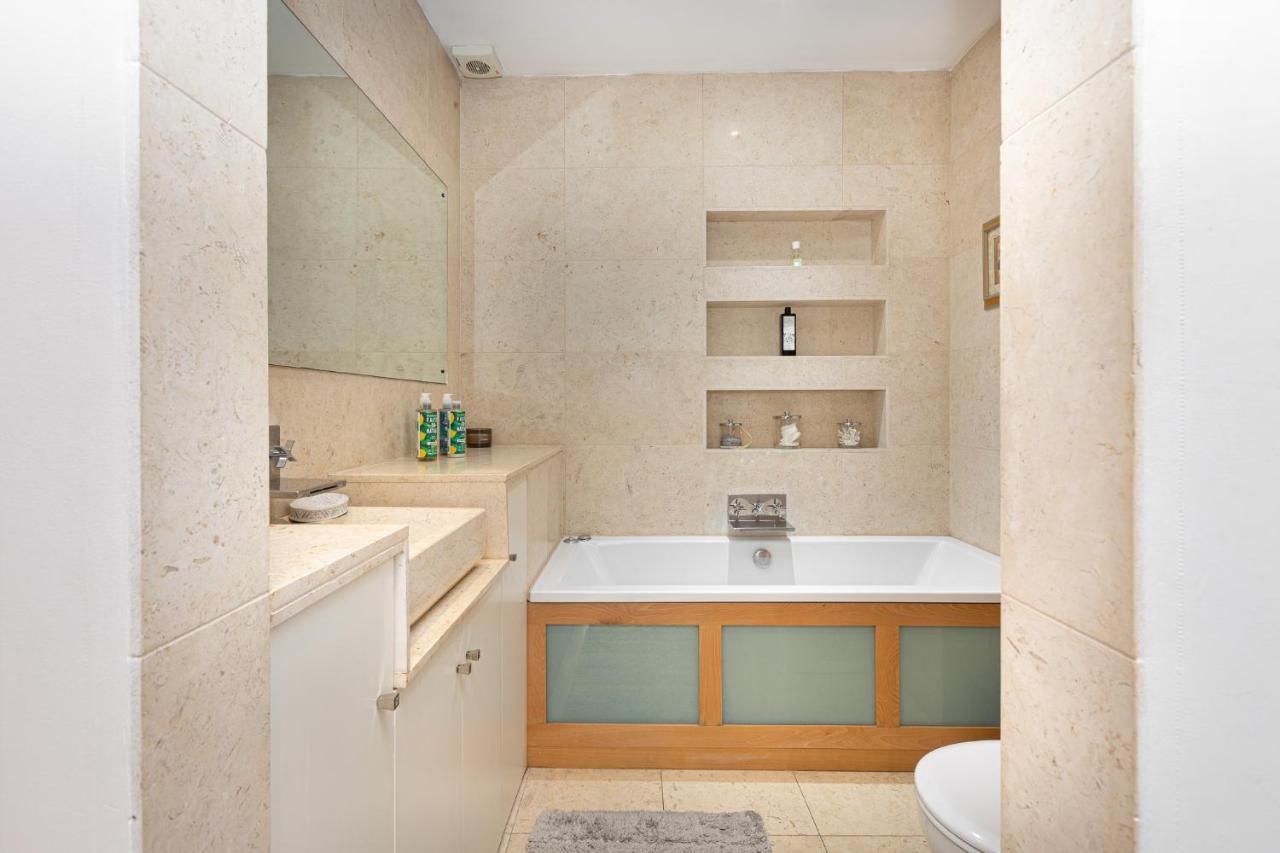 Stunning 2br Flat W2 Patio In Kensington Apartment London