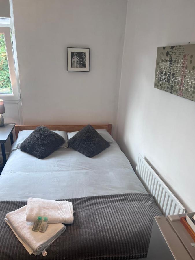 Exford Court 2 Homestay London