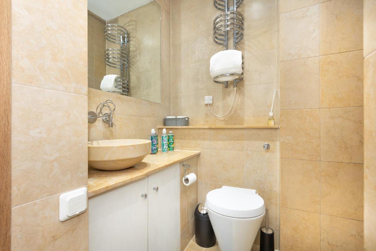 Stunning 2br Flat W2 Patio In Kensington Apartment *