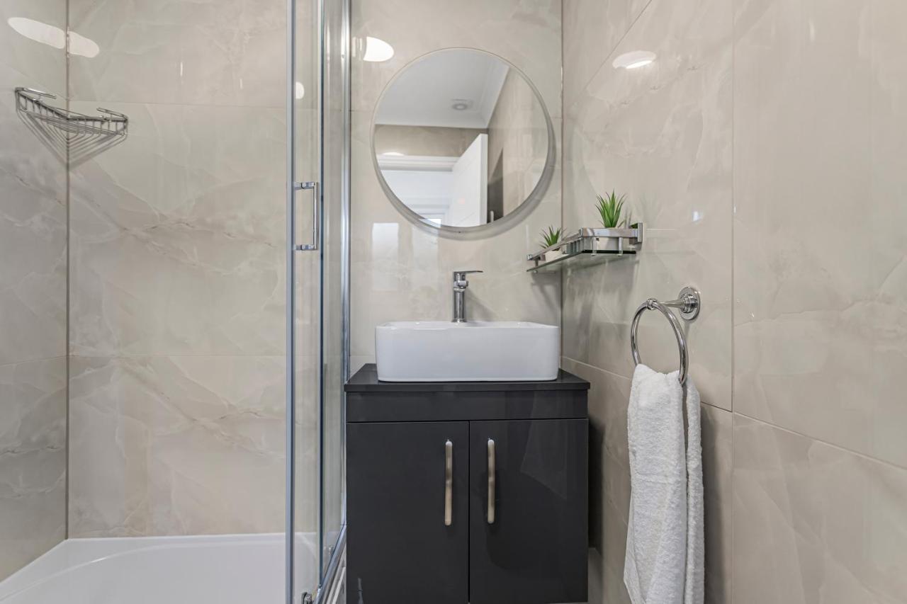 Modern 3 And 2 Bedroom In Maida Vale Apartamento