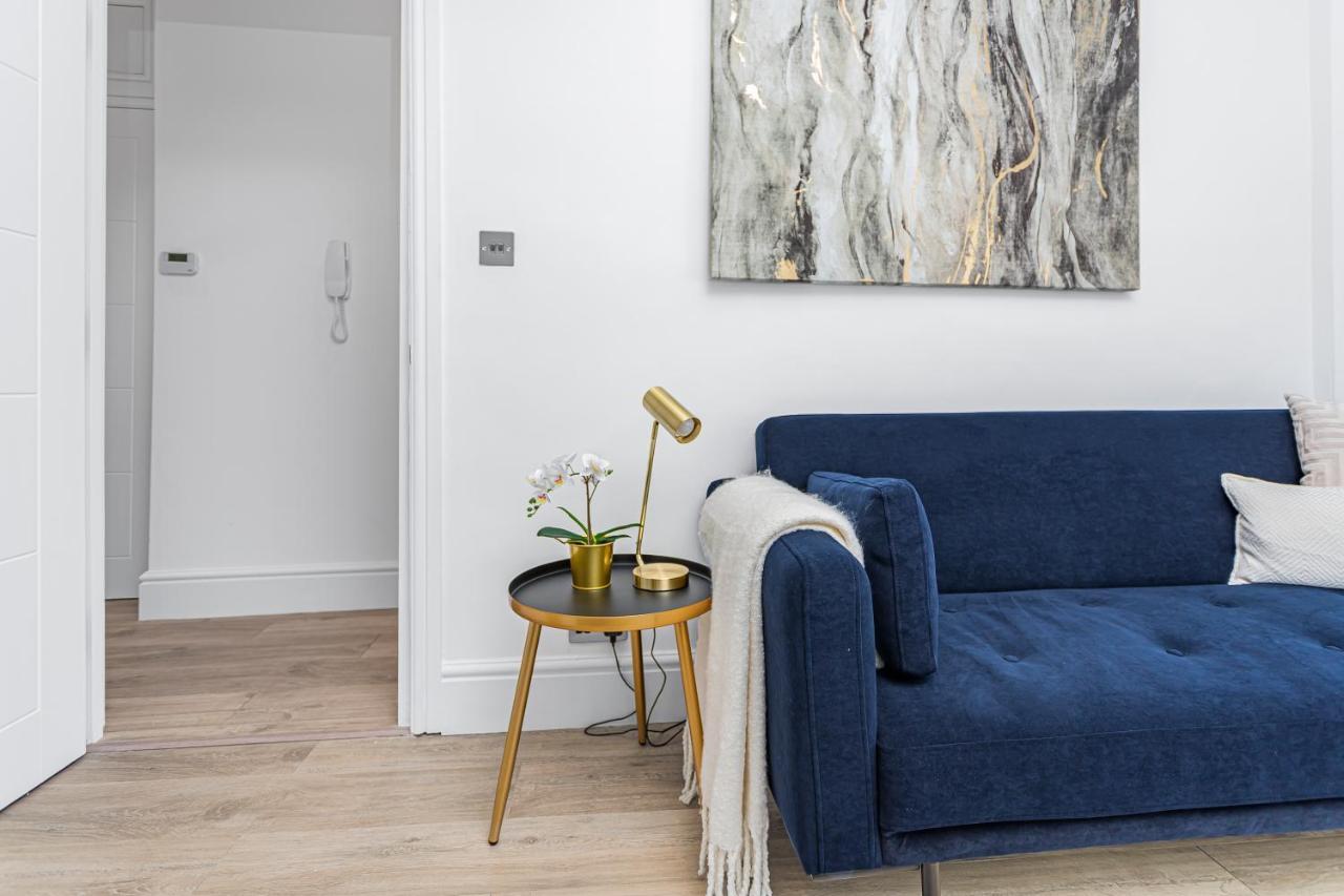 Modern 3 And 2 Bedroom In Maida Vale Londres