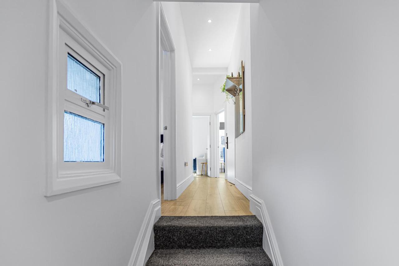 Modern 3 And 2 Bedroom In Maida Vale Apartamento