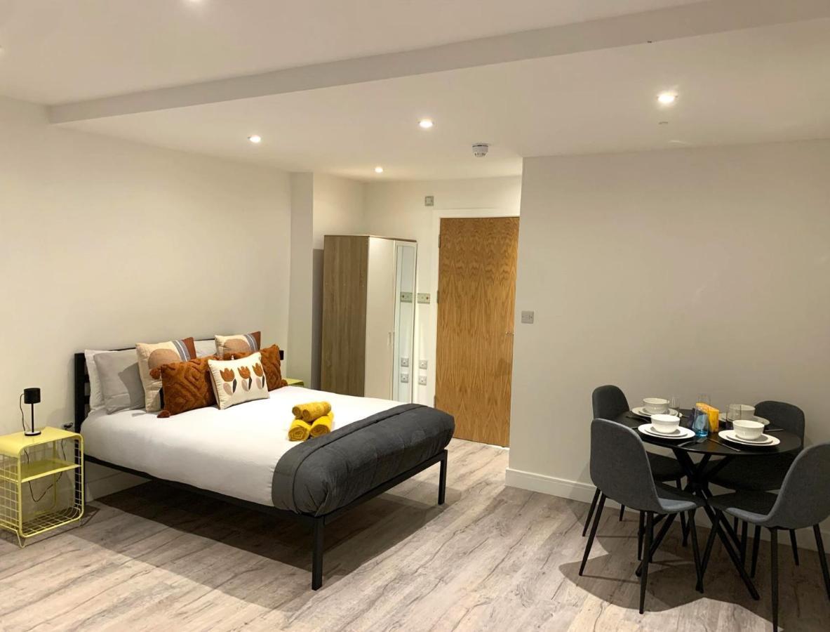 Modern Flat Near Highbury & Islington Station