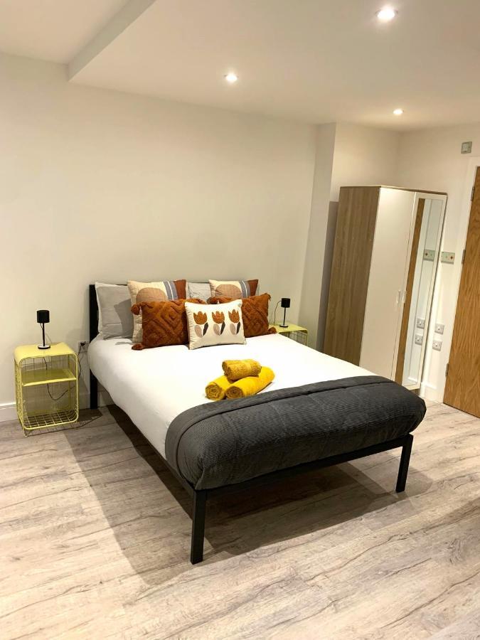 Modern Flat Near Highbury & Islington Station