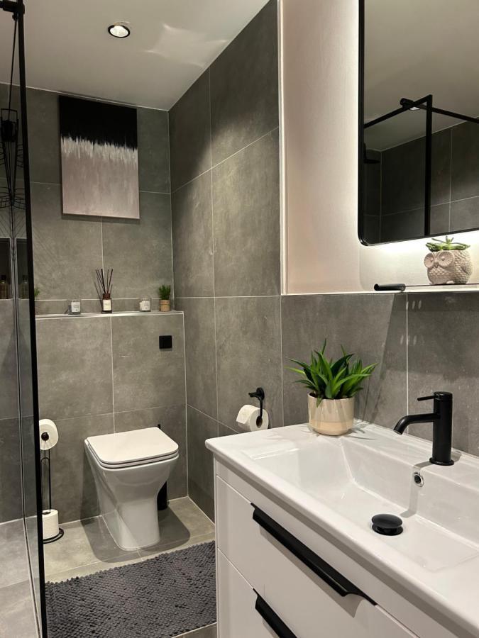 Cozy 2-bedroom Retreat With Modern Amenities Villa Londres