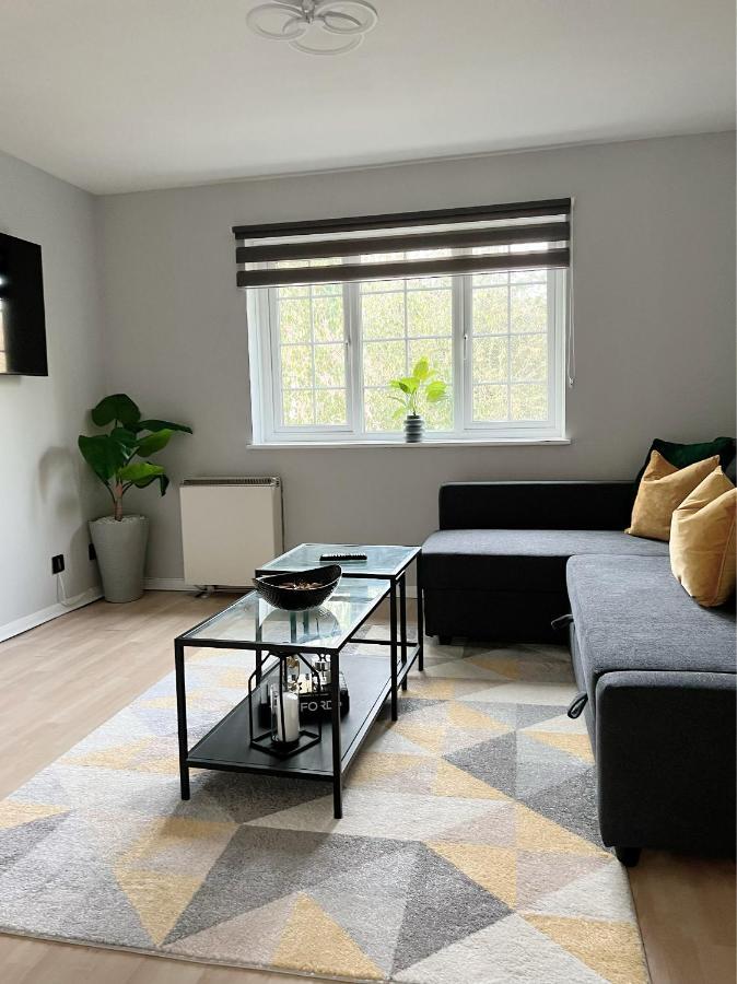Stunning In Beckton With Private Entrance * London