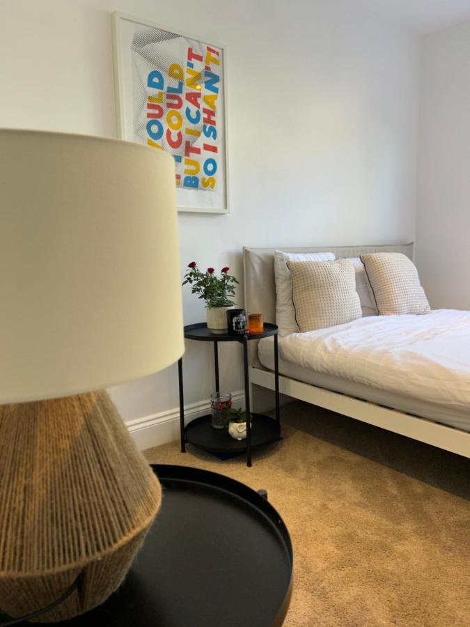 Cozy 2-bedroom Retreat With Modern Amenities Villa Londres