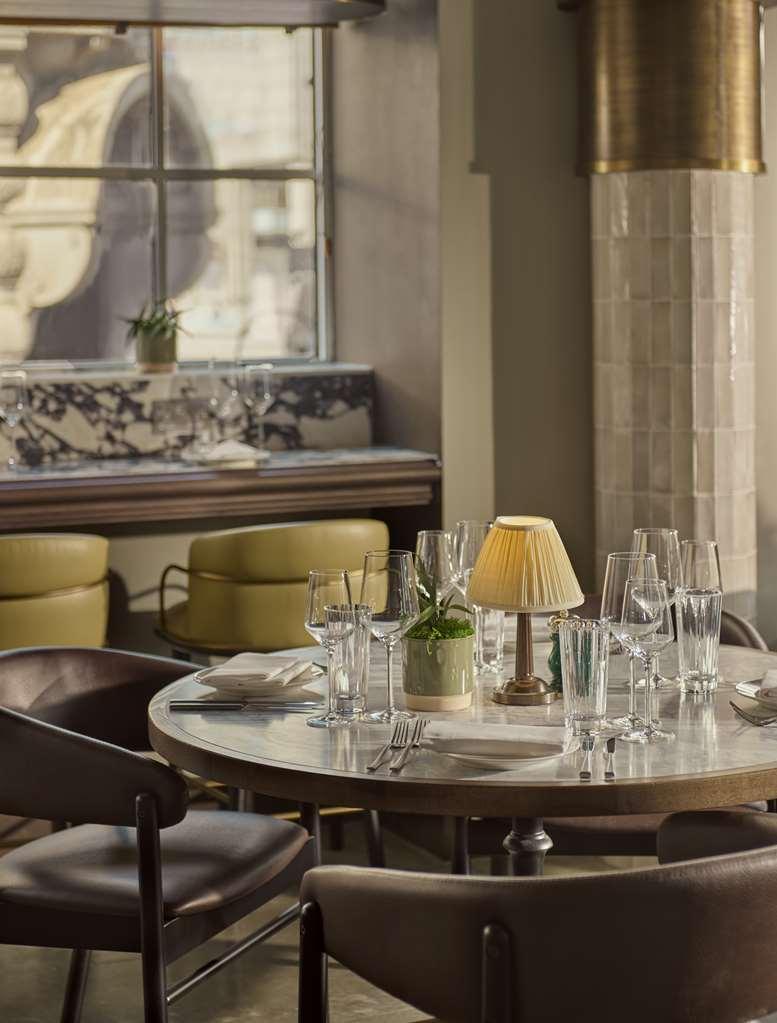 Hyatt Regency Blackfriars Hotel *