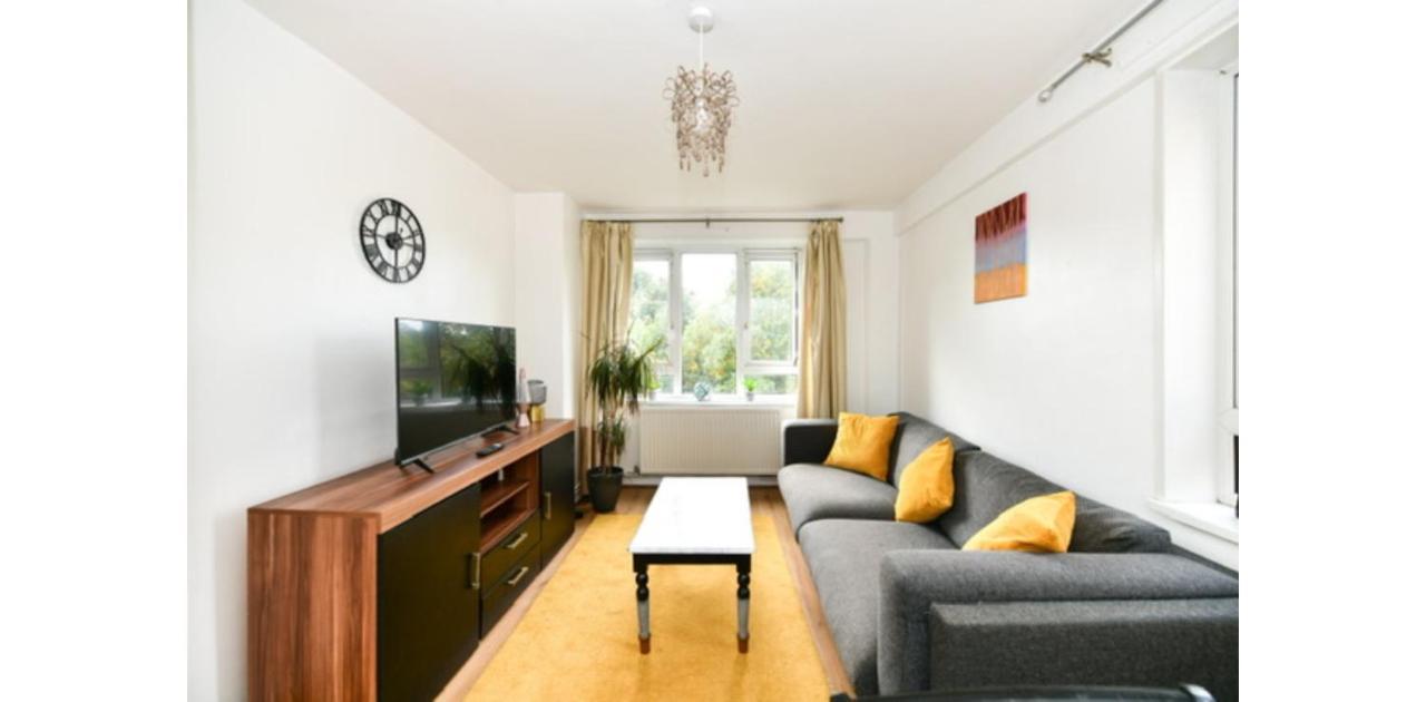Entire Two Bedroom Flat In The Heart Of Greater Apartment