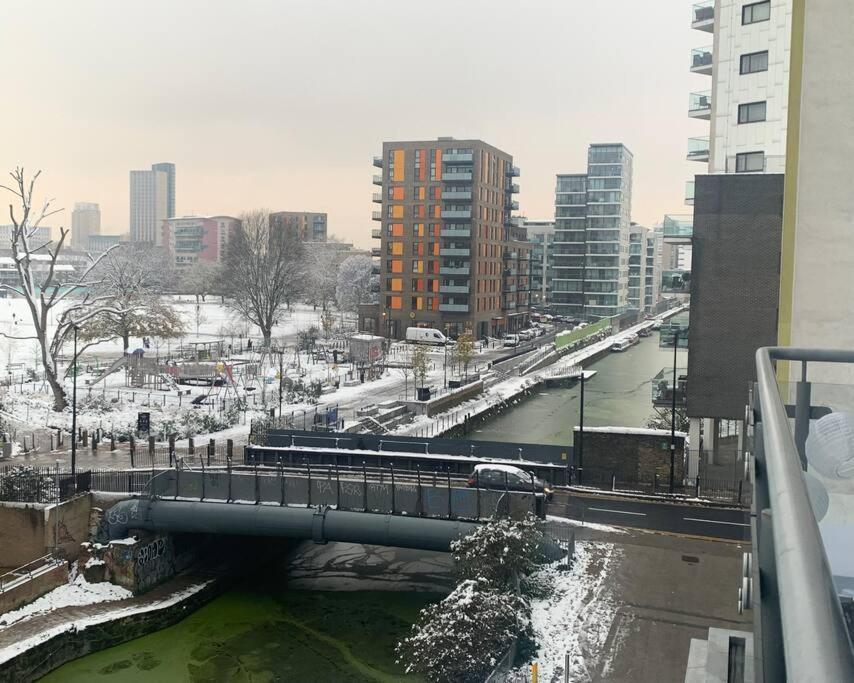 Canal Quarto em Acomodações Particulares Londres