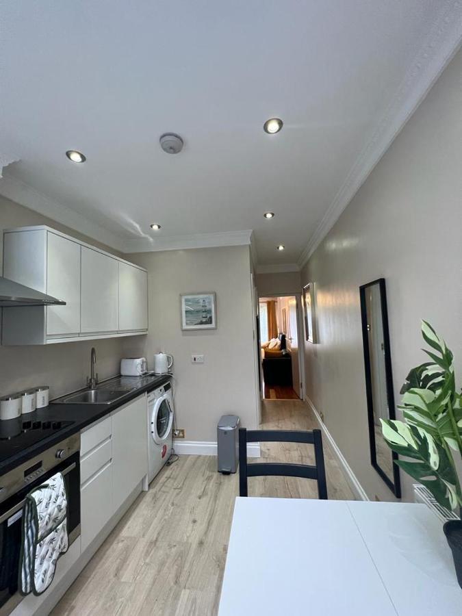 Apartment Jan's Haven , Lovely One Bed Flat With 2beds And Free Parking London