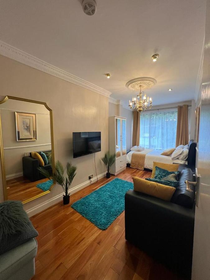 Apartment Jan's Haven , Lovely One Bed Flat With 2beds And Free Parking London