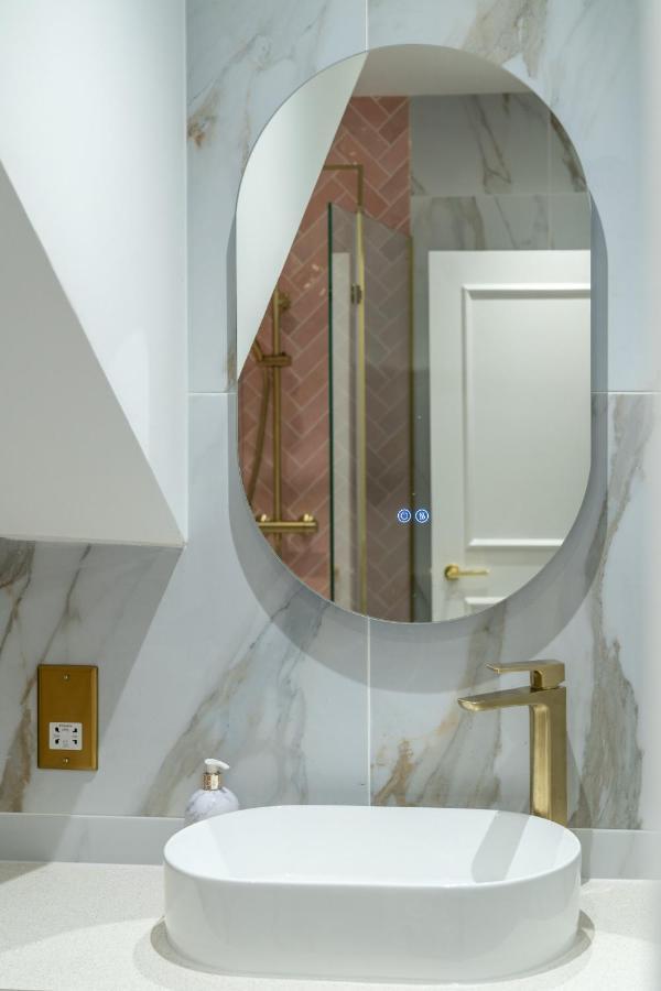 Victorian Blue - 2 Bedroom Flat Pimlico Apartment