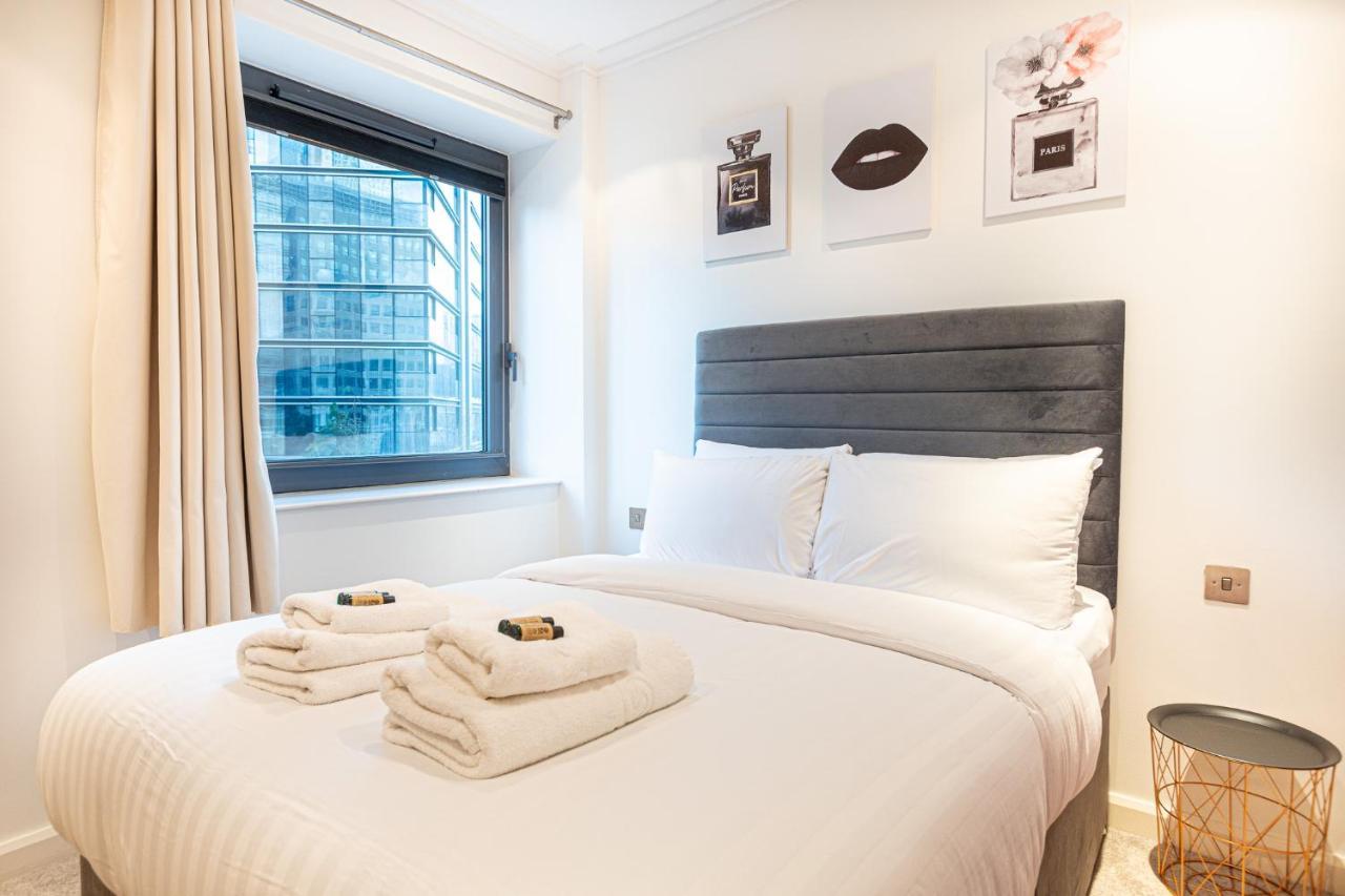 Luxurious Modern 3br Flat In Prime Canary Wharf Apartment London