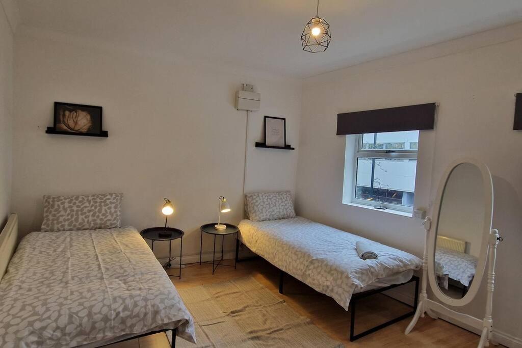 2 Bedroom Flat In Zone 2 Lnd Appartement Londen
