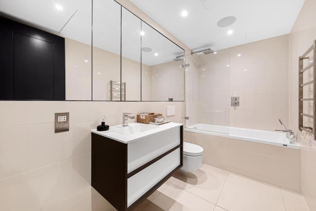 Apartamento Battersea Luxury Apartment, Private, Independent Entrance,