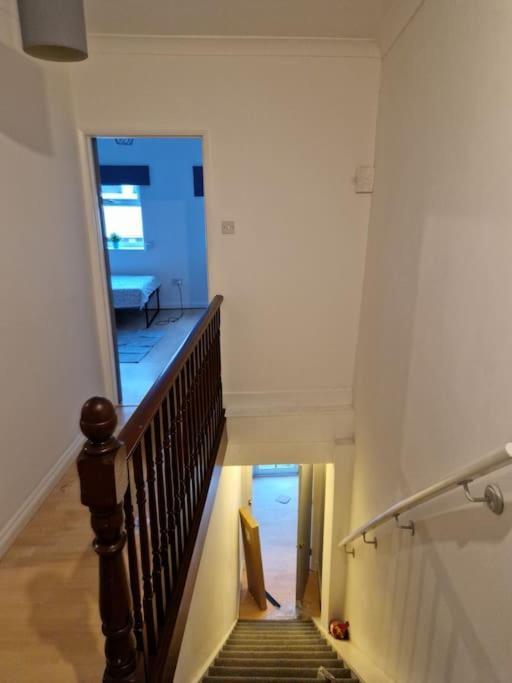 2 Bedroom Flat In Zone 2 Lnd Londen
