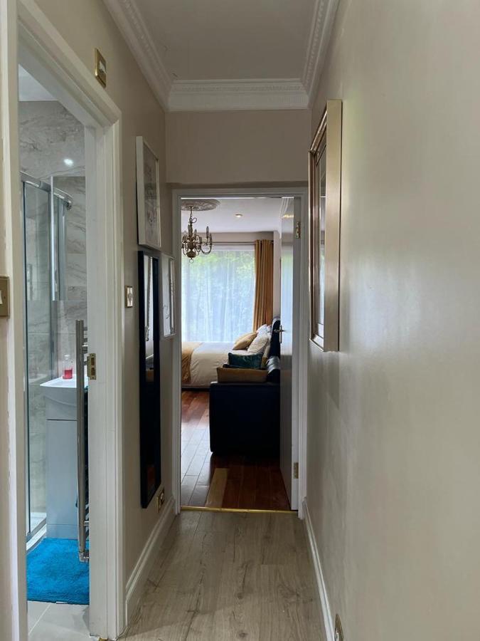 Jan's Haven , Lovely One Bed Flat With 2beds And Free Parking Apartment *