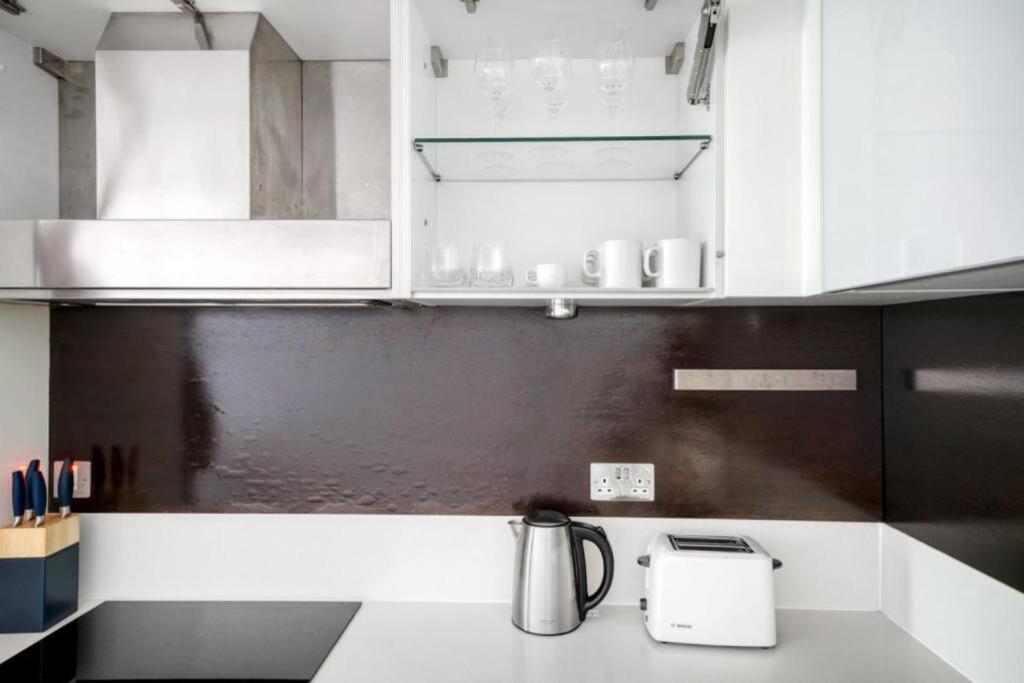 Exquisite 2 Bed Soho Central Sleeps 6