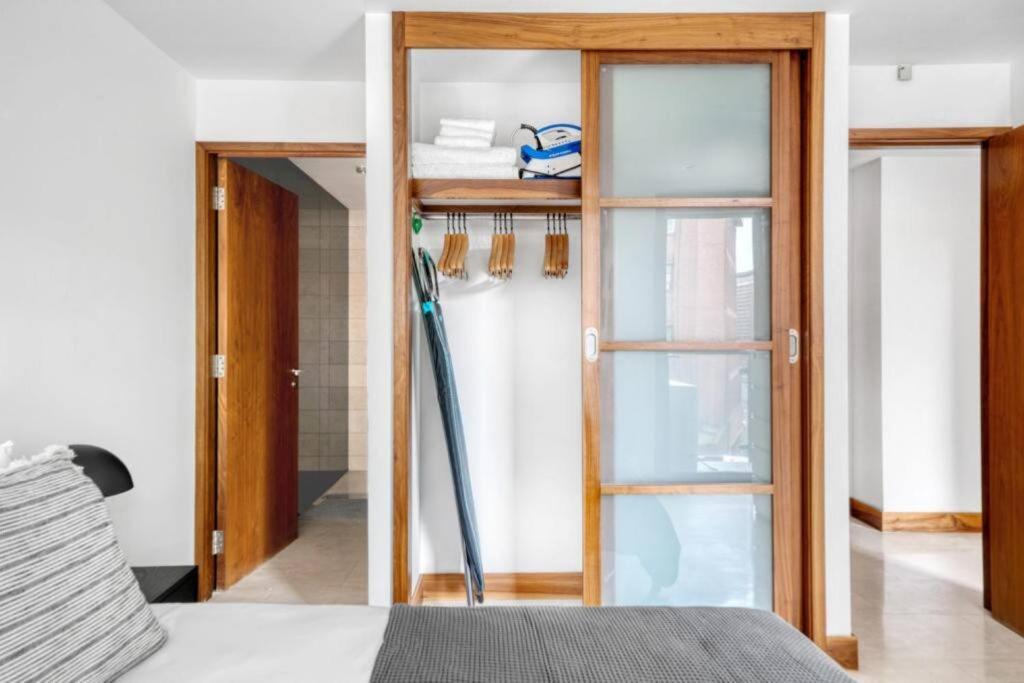Exquisite 2 Bed Soho Central Sleeps 6 Londres