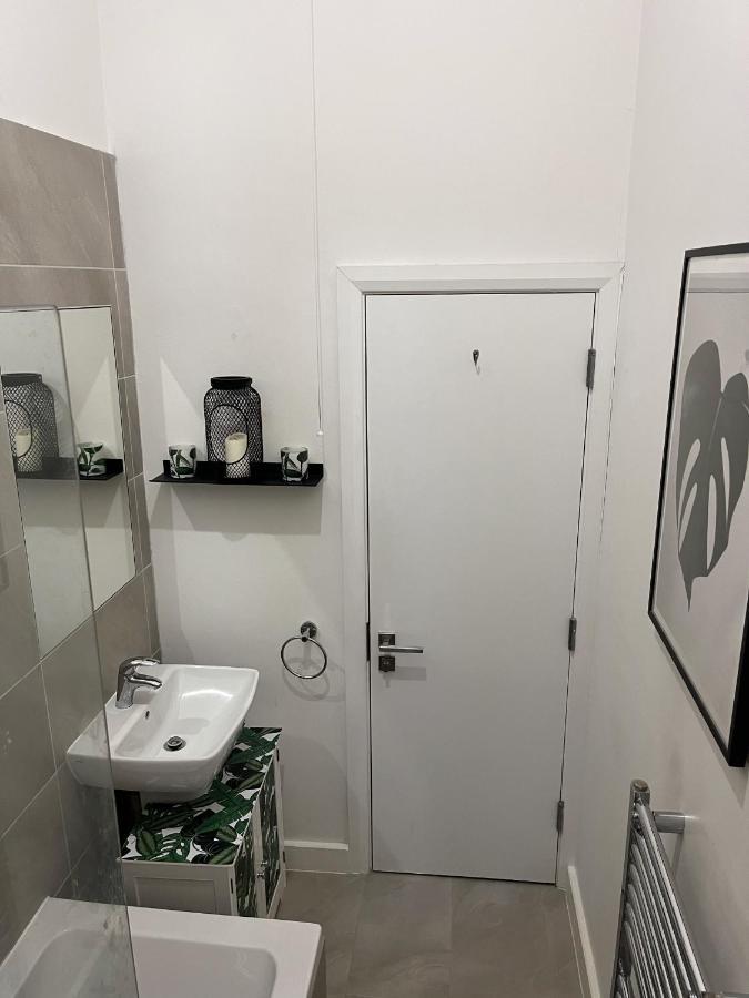 Appartement Spacious Modern 1-bed Near Victoria Park