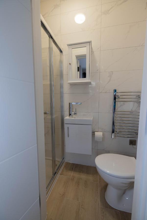 Ensuite With Garden Alojamento de Acomodação e Pequeno-almoço Londres
