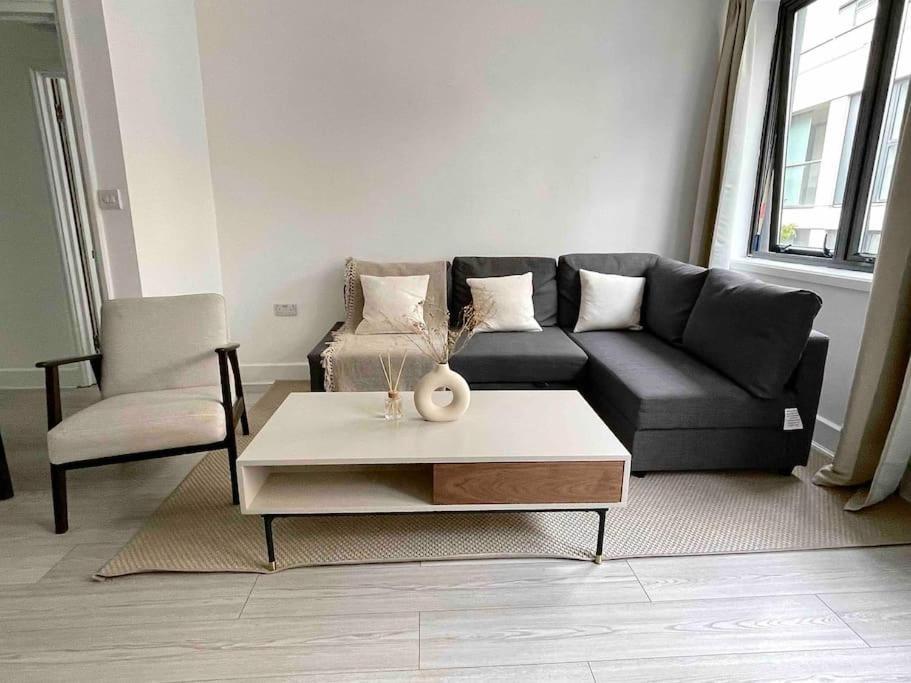 2 Bedroom Modern And Stylish Apartamento