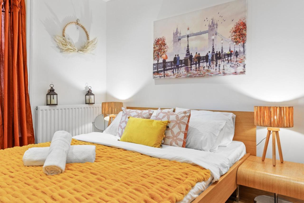 Lavish 3 Bedroom Flat In Mayfair Hy4 Apartment