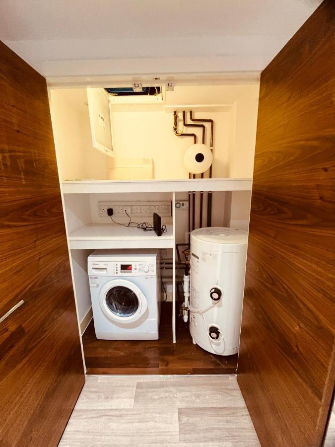 Morden 1 Bed Flat, Napier House, Bromyard Ave Appartement Londres