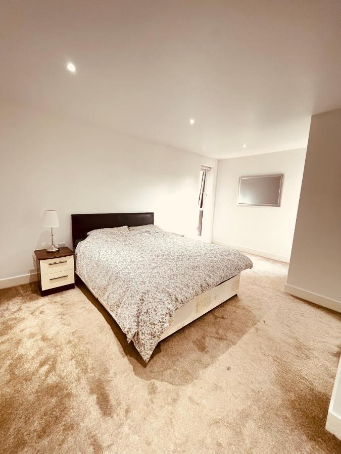 Morden 1 Bed Flat, Napier House, Bromyard Ave