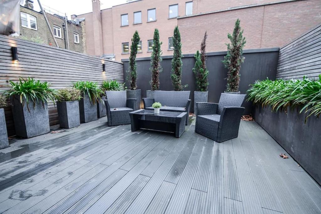 Stunning 2 Bedroom With Terrace * London