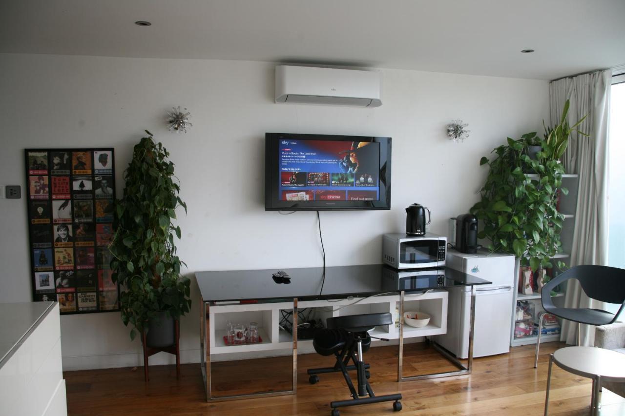 Studio For 3 With A Private Balcony In A Cubic House With Outside Pool
